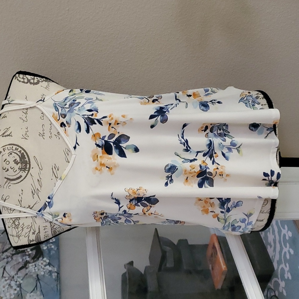 Papermoon top